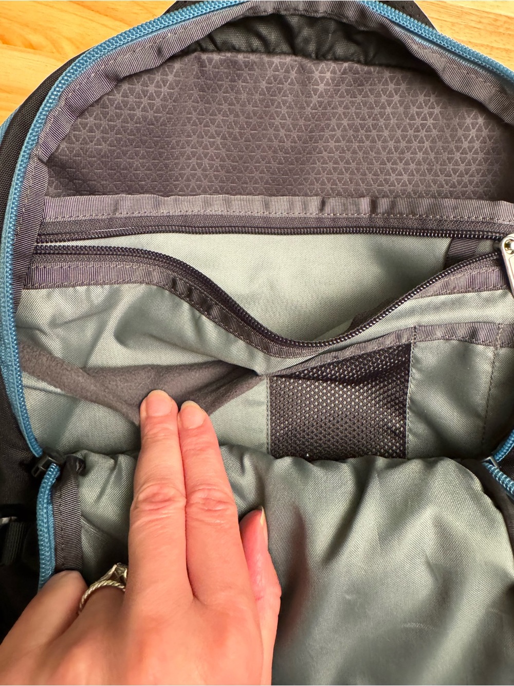 The North Face Recon 30-Liter Backpack (Style: NF0A3KV1 - Picture 9 of 16
